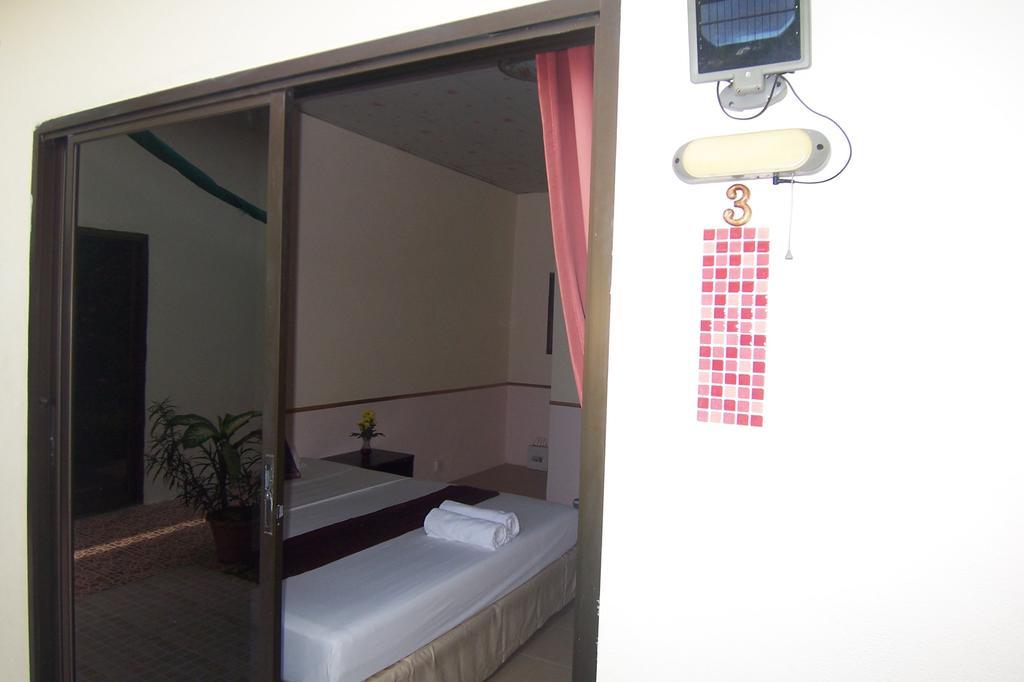 Phuket Airport Overnight Hotel Nai Yang Phòng bức ảnh