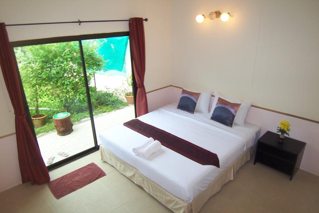 Phuket Airport Overnight Hotel Nai Yang Phòng bức ảnh