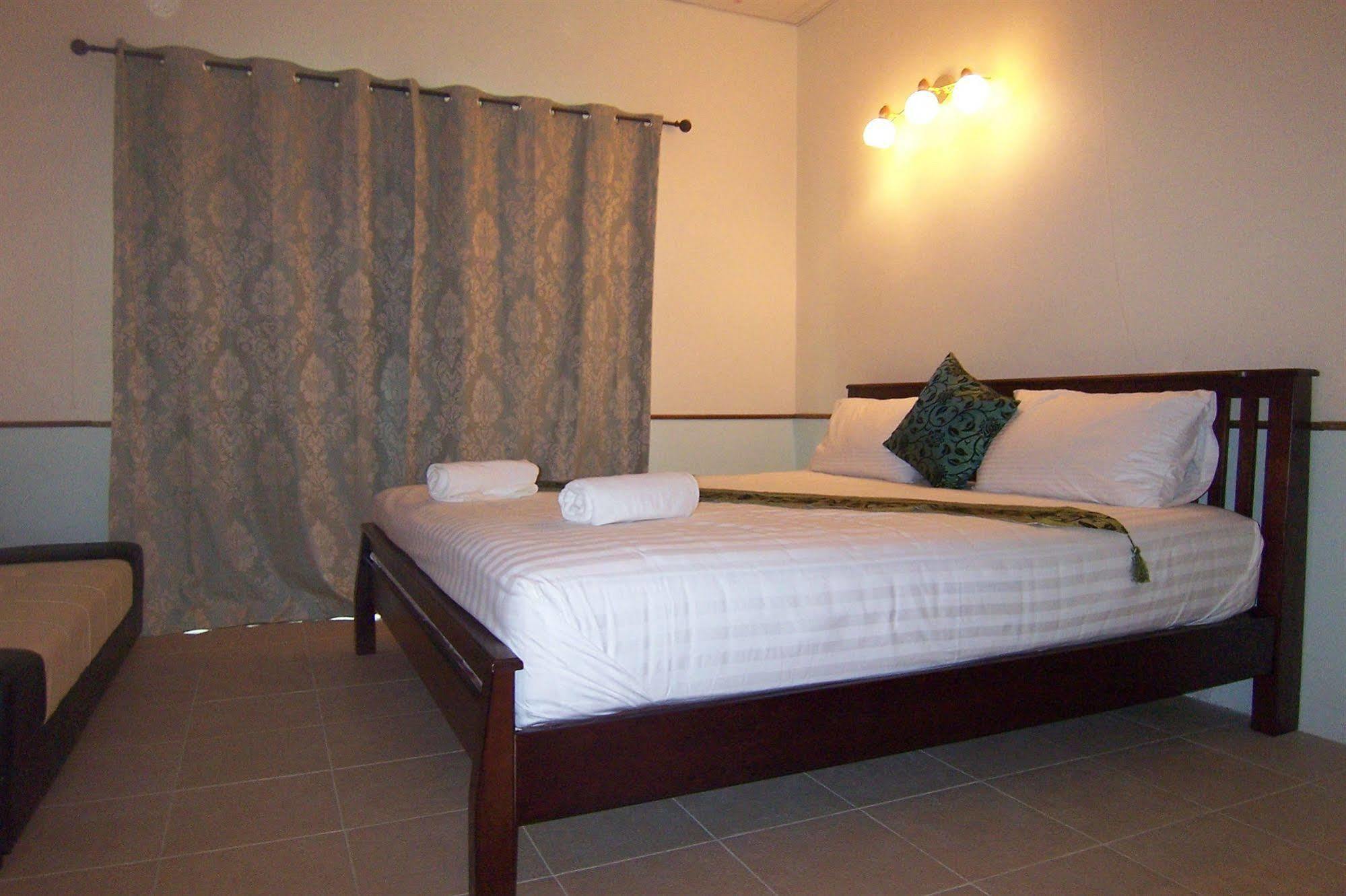 Phuket Airport Overnight Hotel Nai Yang Ngoại thất bức ảnh